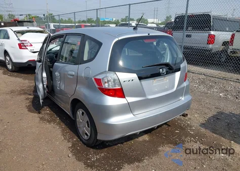 2013 Honda Fit z USA, uszkodzony, nr VIN JHMGE8H39DC067504